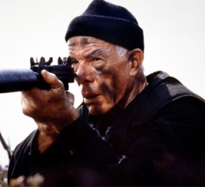 The Delta Force : Lee Marvin porte un chronographe Heuer Pasadena