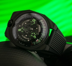 Urwerk UR-100V en carbone : la saga continue