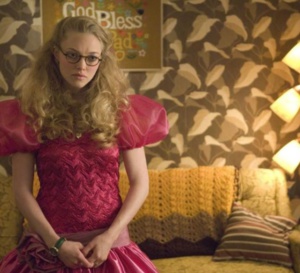 Jennifer's Body : Amanda Seyfried porte une montre Bulova Accutron Spaceview