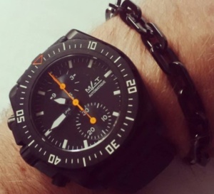 Porter sa montre avec un bracelet… La grande mode !