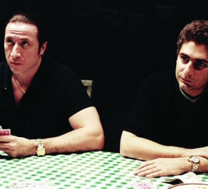 Les Soprano : Michael Imperioli porte une Pasha en or de chez Cartier