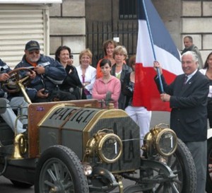 Wyler Genève sponsorise le convoi centenaire de Paris-Pékin et prouve la robustesse de son chronographe