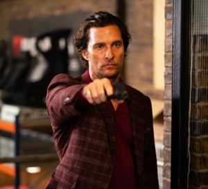 The gentlemen : Matthew McConaughey porte une Omega Aqua Terra en or et acier