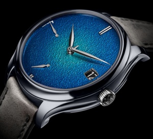 Moser Perpetual Calendar Tantalum Blue Enamel : un QP protégé par son armure de tantale