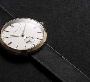 Croizé n°001 par Ludovic Roth : design épuré pour cette montre ronde extraplate