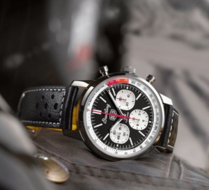 Breitling : les chronos Top Time Deus et Top Time Triumph embarquent le calibre manuf' B01