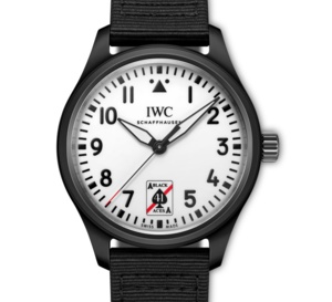 IWC Montre d'Aviateur 41 Black Aces : un cadran entièrement lumineux pendant 23 h !