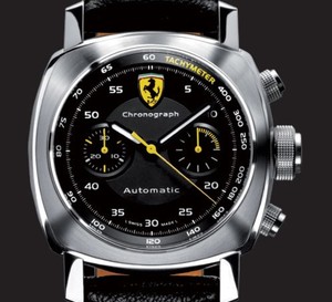 Ferrari Scuderia by Officine Panerai présente un chronographe chronomètre de 40 mm