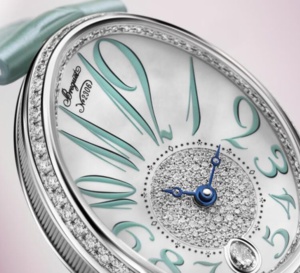 Breguet : heures délicates, sa Reine de Naples 8918 en couleur menthe à l'eau