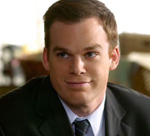 Six feet under : Michael C. Hall porte une Roadster de chez Cartier sur bracelet cuir