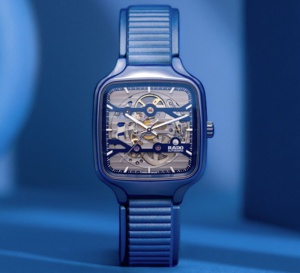 Rado True Square Skeleton : heures bleues