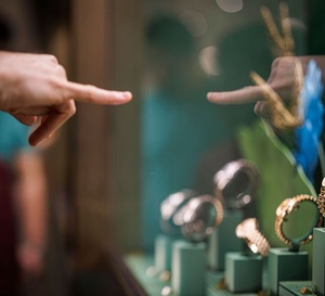 Pourquoi la montre de luxe est devenue un accessoire incontournable du dressing masculin ?