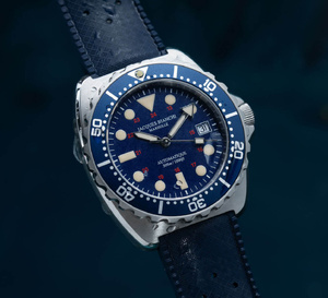 Jacques Bianchi JB300 : un cadran bleu mat pour une version plus contemporaine