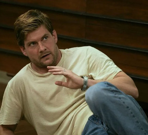 The waterfront : Jake Weary porte une Rolex Datejust 41mm en acier