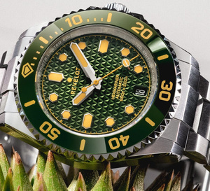 Revelot Hexmariner 39 Durian : une montre dédiée au Roi des Fruits en Asie
