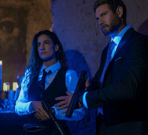 The terminal list, Dark Wolf : Rona-Lee Shimon porte une Citizen Promaster Dive