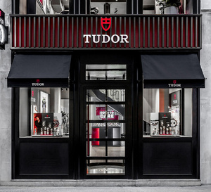 Tudor ouvre sa première boutique exclusive à Paris avec la famille Lassaussois