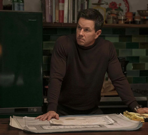 Play dirty : Mark Walhberg porte une montre Bell &amp; Ross BR03 Copper