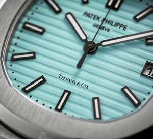 Bernard Arnault et Thierry Stern : une photo dans un restaurant enflamme la planète horlogère