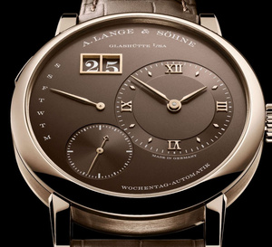 Lange 1 Daymatic Honeygold : or miel pour cadran havane et calibre automatique