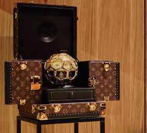 Louis Vuitton : dix ans d'engagement avec l'Unicef à travers un objet horloger unique