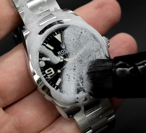 ChronoPen : le stylo qui nettoie vos montres au quotidien