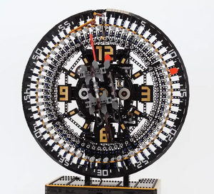 Quand LEGO rencontre l'horlogerie : la fascinante Mangle Rack Clock d'Akiyuki