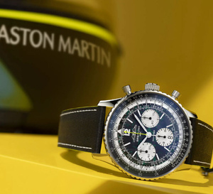 Navitimer B01 Chronograph 43 Aston Martin Aramco F1 : la toute première Navitimer en titane