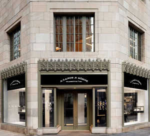 Lange &amp; Söhne s'installe à Chicago : l'horlogerie saxonne prend ses quartiers dans la Tribune Tower
