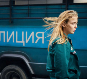 Killing Eve : Jodie Comer porte une Omega DeVille Prestige