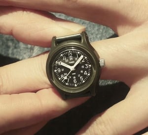 Timex x BEAMS BOY Camper Ring Watch : montre-bague qui réinvente l'horlogerie miniature
