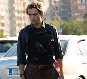 Tenet : Robert Pattinson porte une Omega De Ville co-axial en or jaune