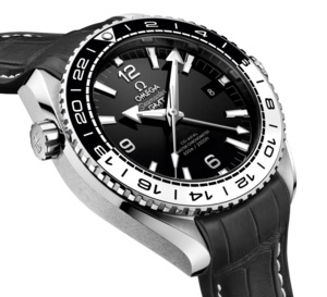 Omega Seamaster Planet Ocean GMT : lunette céramique noire et blanche