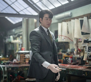 Le prix des aveux : Park Hae-Soo porte une Breitling Navitimer en acier sur bracelet acier
