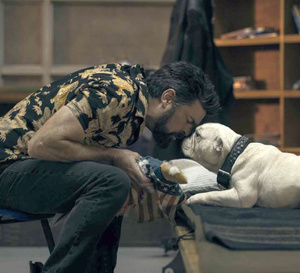 The boys : Karl Urban porte un chronographe de pilote IWC