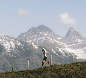 Tudor à l'assaut des sentiers les plus escarpés avec l'élite mondiale du trail running !