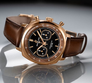Chronographe Breitling Top Time : vombrissant hommage à l'Aston Martin DB5