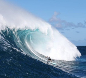 Surf : coup d'envoi de la nouvelle saison Big Wave Tour avec TAG Heuer