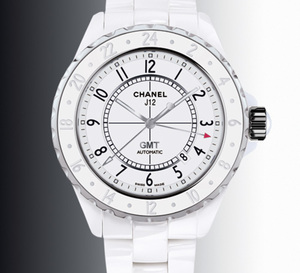 Chanel J12 GMT : une série limitée à 2.000 exemplaires en céramique blanche