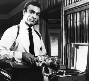 James Bond contre Dr No : Sean Connery porte une Gruen Precision 510 en or jaune