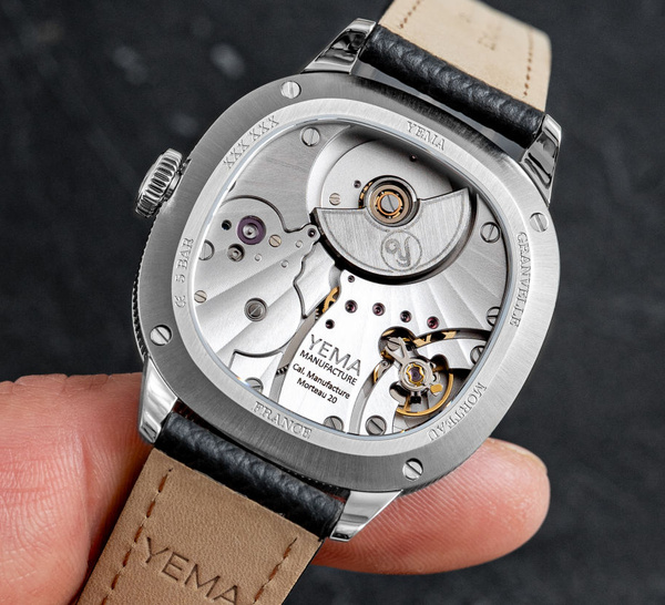 Yema Granvelle : une montre de ville chic qui sait se faire plus compacte