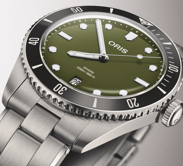 Oris Divers Date : un cadran kaki qui évoque les équipements militaires vintage