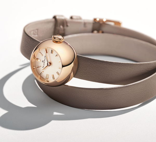 ​Blancpain Lady B : une mini-montre toute en volume qui se fait bijou