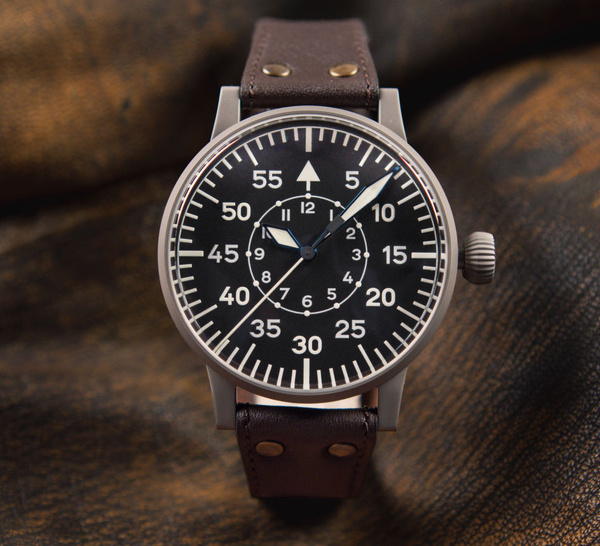 Laco Replika 55 : le retour d'une montre d'observation historique dans sa taille d'origine