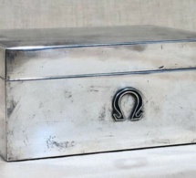 Quand Omega commercialisait ses montres dans des coffrets en argent