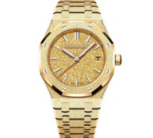 Audemars Piguet : deux Royal Oak de 34 mm en Frosted Gold avec cadrans "Crystral Sand"