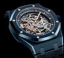 Audemars Piguet : Bleu nuit, Nuage 50, trois nouveautés dans une nouvelle nuance de céramique bleue