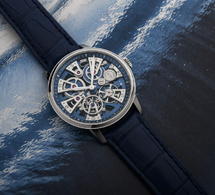 Arnold &amp; Son Nebula 40 : une édition bleue en acier au squelette rayonnant