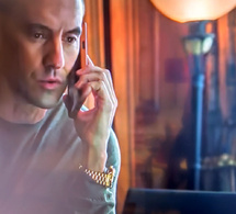 Sur tes traces : Milo Ventimiglia porte une Rolex Daydate en or jaune