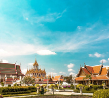 En Thaïlande, pourquoi certains préfèrent-ils ne pas sortir à midi pile ?
